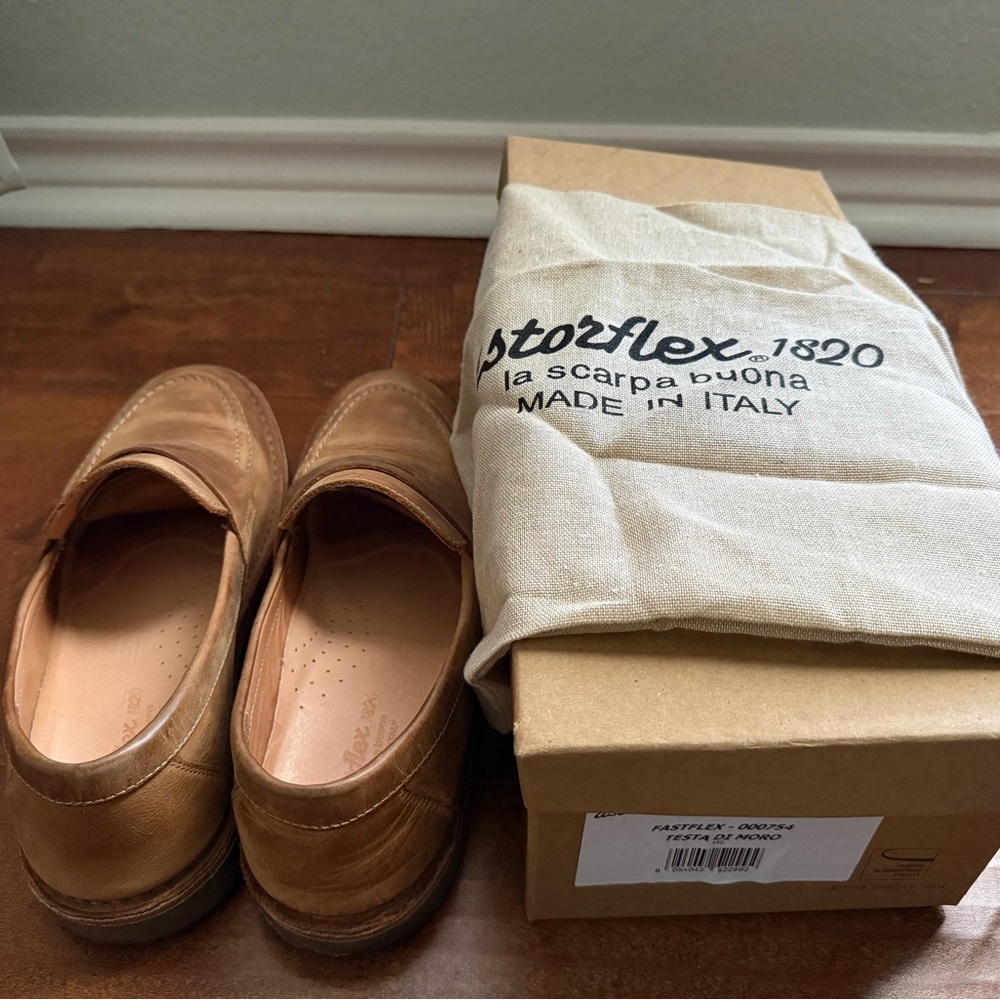 Stunning Italian loafers. Astorflex fastflex size 10. Made In Italy. Crepe sole